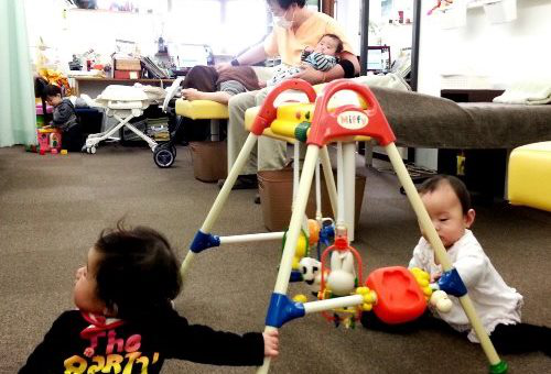 赤ちゃん連れ対応の整骨院